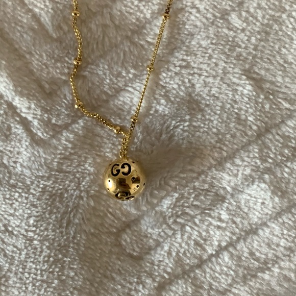 ‼️SOLD‼️Gucci Yellow Gold Icon Necklace - Picture 4 of 7